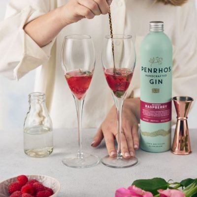 Raspberry gin Fizz with prosecco Raspberry Gin Fizz recipe step 4