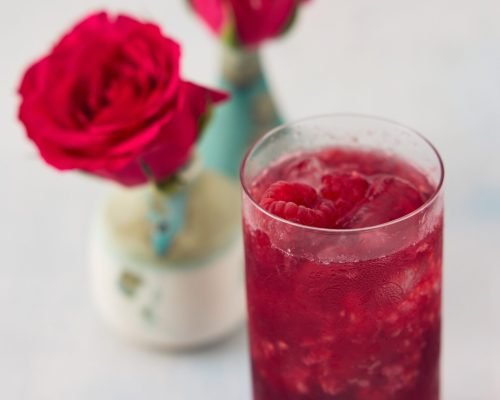 Flora Dora Gin Flora Dora Cocktail with Gin, British Cassis and Ginger Ale